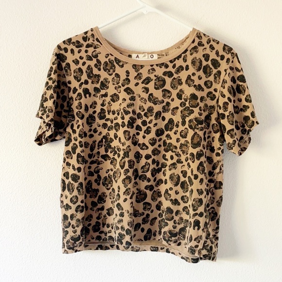 AMO Leopard Classic Tee - Picture 5 of 16